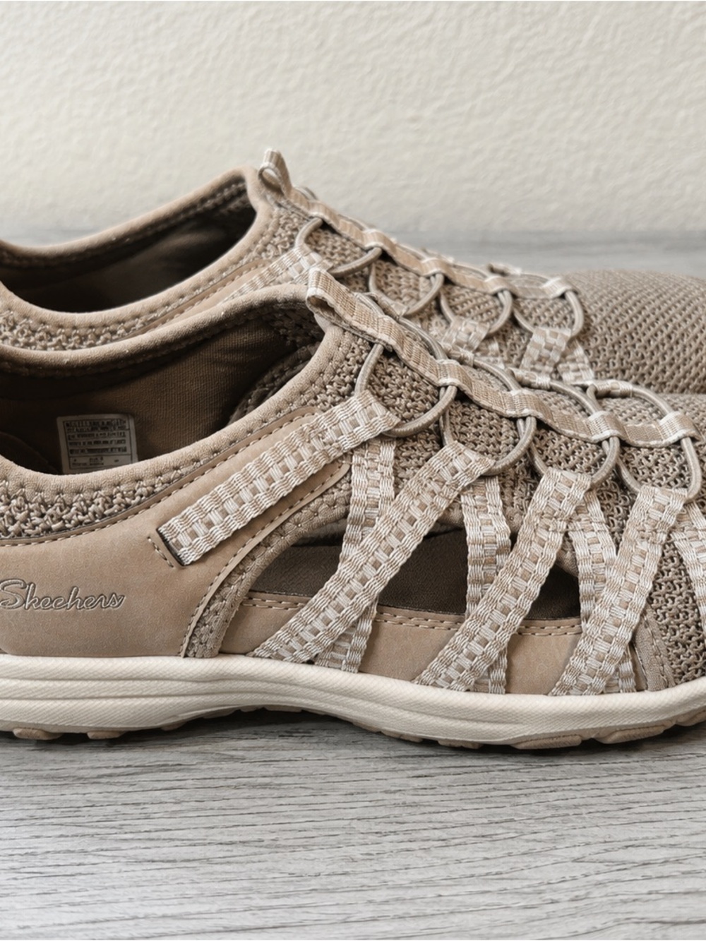 Skechers Neutral Beige Woven Slip-On Athletic Sandal Women’s Size 8.5